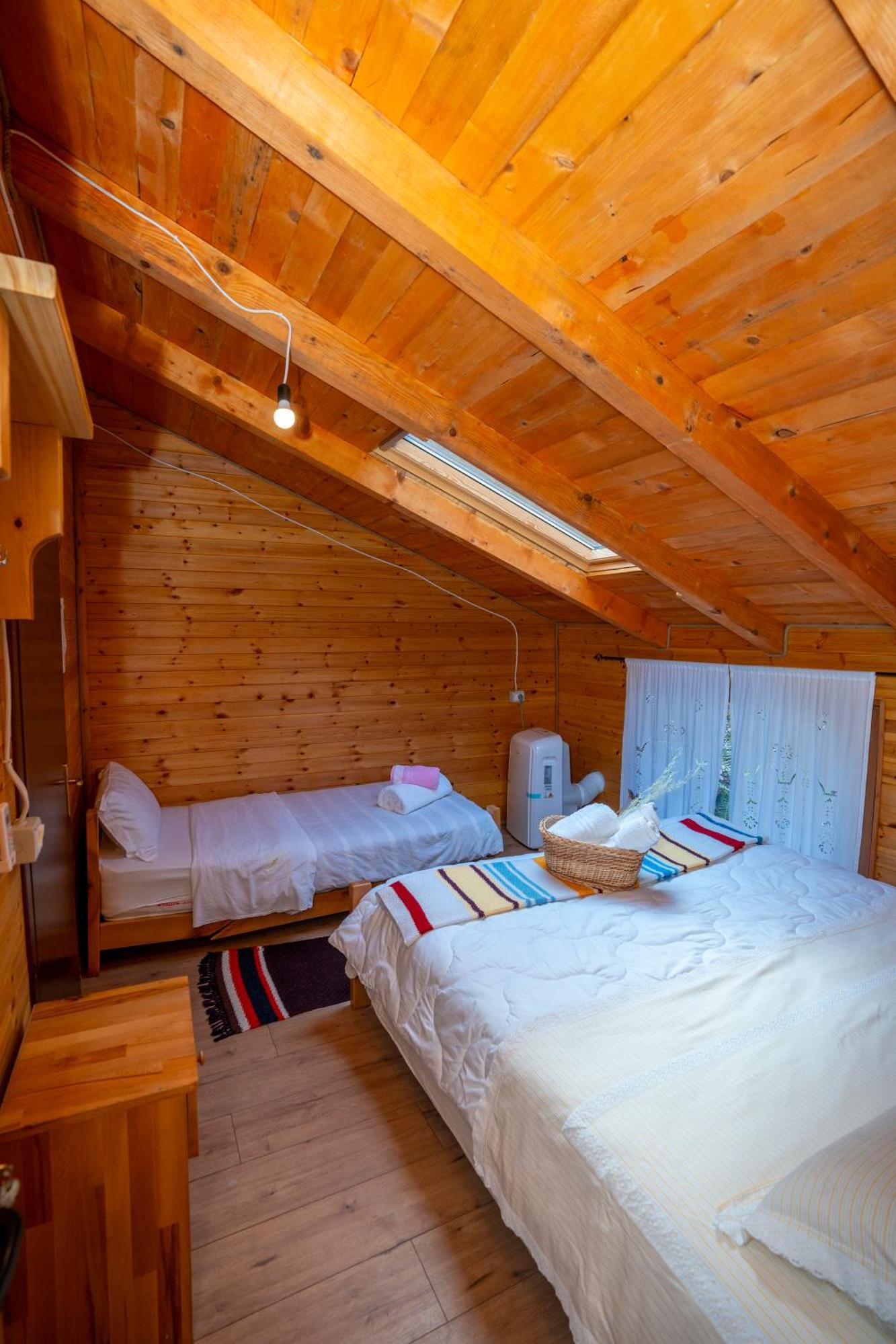 Bee Eco Guest House Moll' e Shoshit Esterno foto