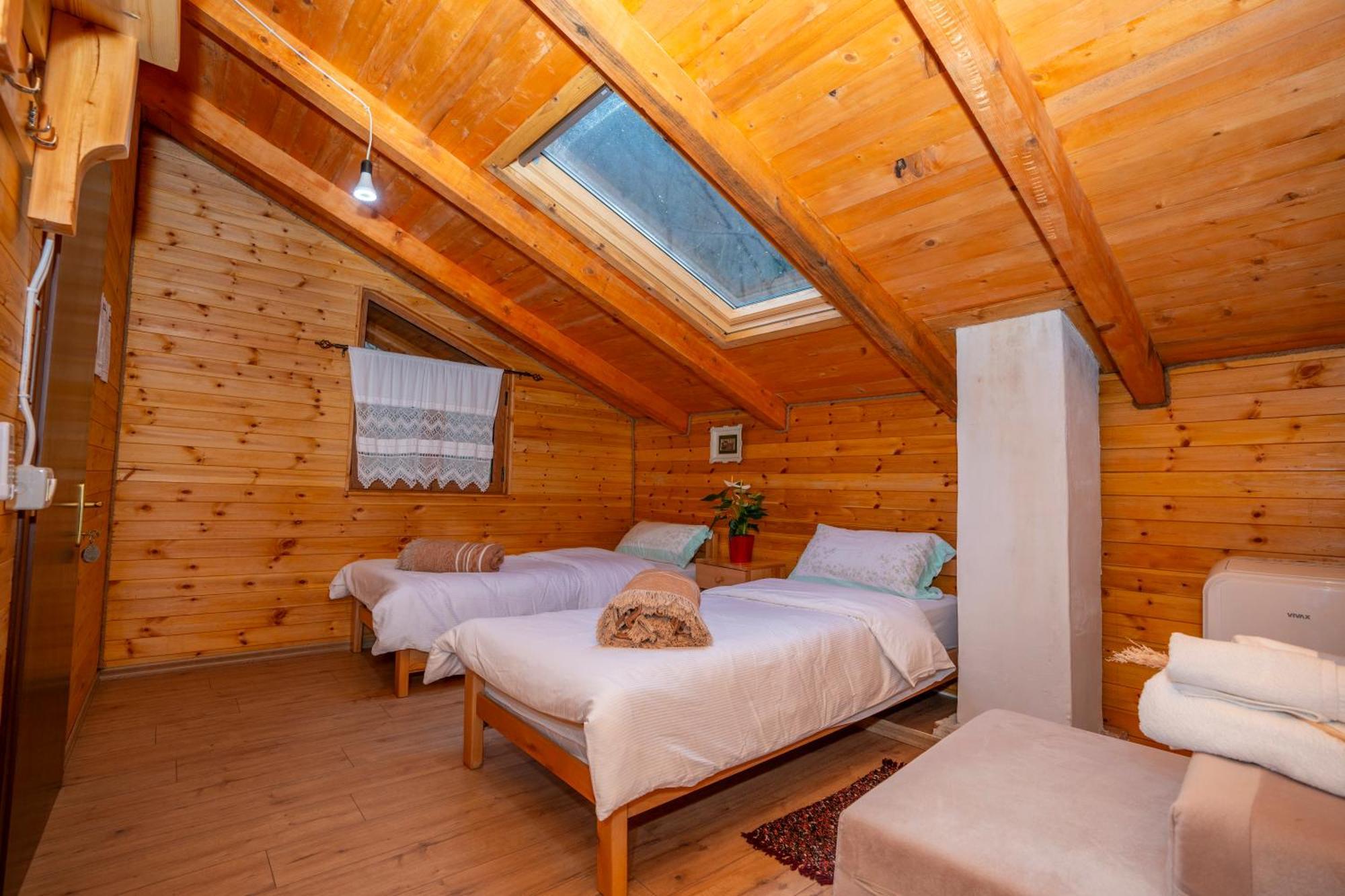 Bee Eco Guest House Moll' e Shoshit Esterno foto