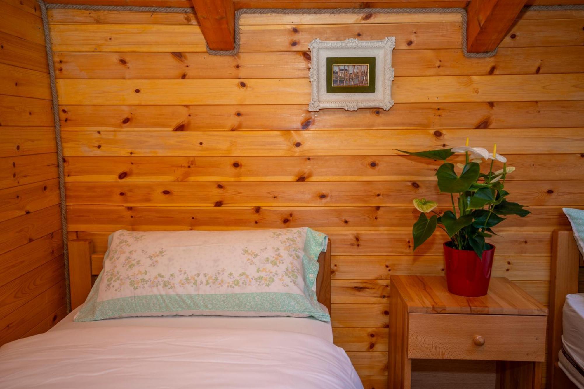 Bee Eco Guest House Moll' e Shoshit Esterno foto